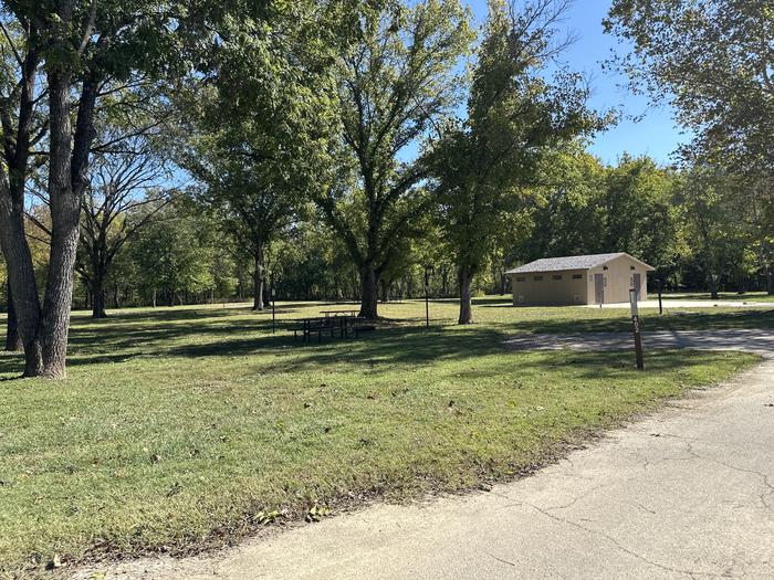 A photo of Site 402 of Loop Loop 400 at ALLEY SPRING with Boat Ramp, Picnic Table, Fire Pit, Lantern Pole