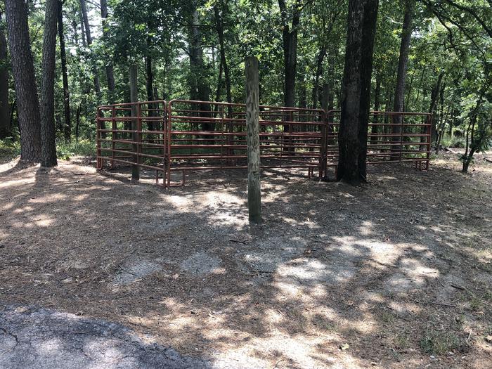 A photo of Site 002 of Loop HCMR at CEDAR LAKE (OKLAHOMA) with horse pen