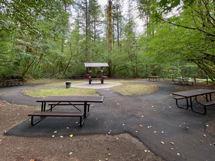 East Picnic KitchenEast Picnic Kitchen 