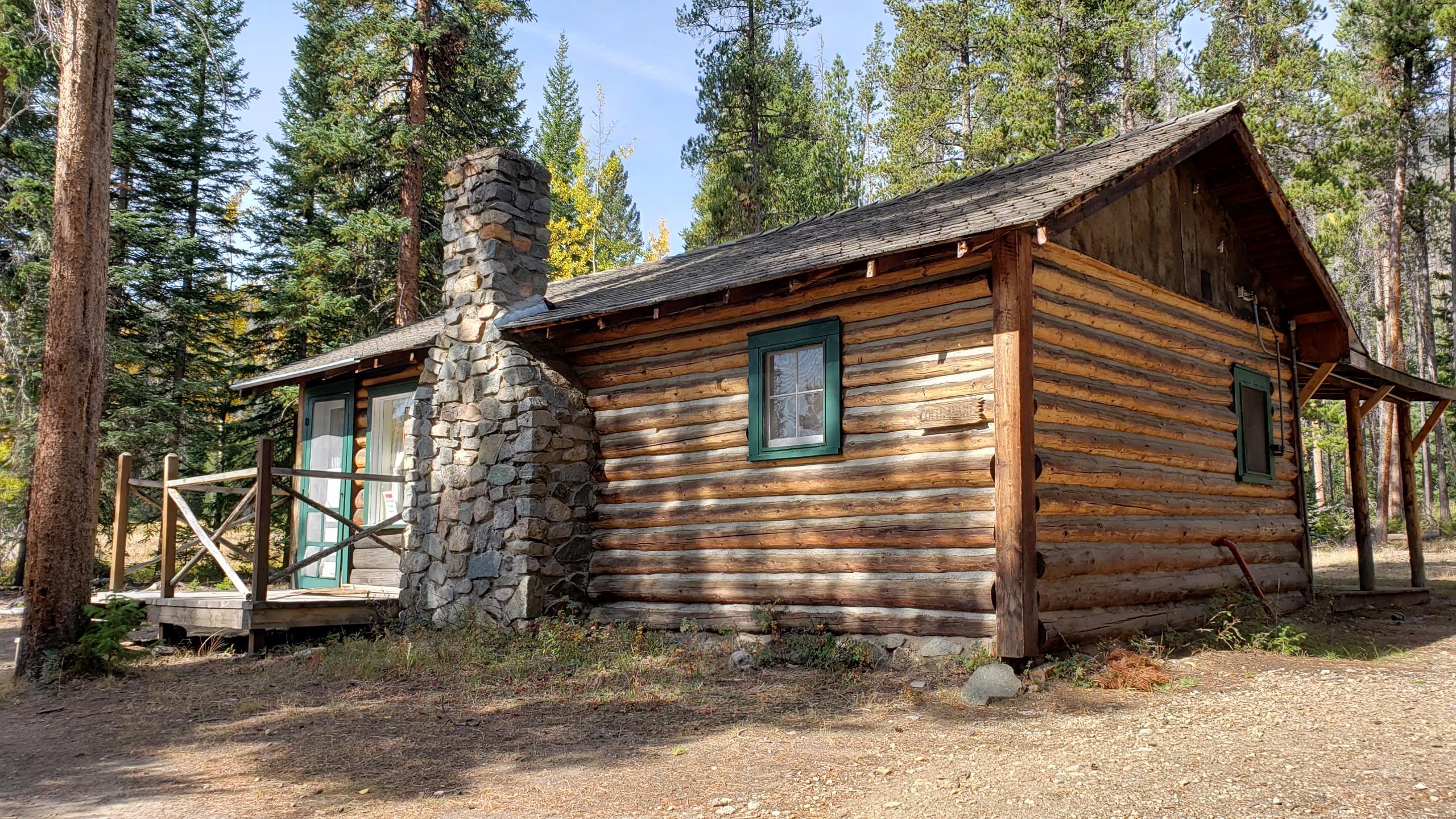 Holzwarth Columbine Cabin