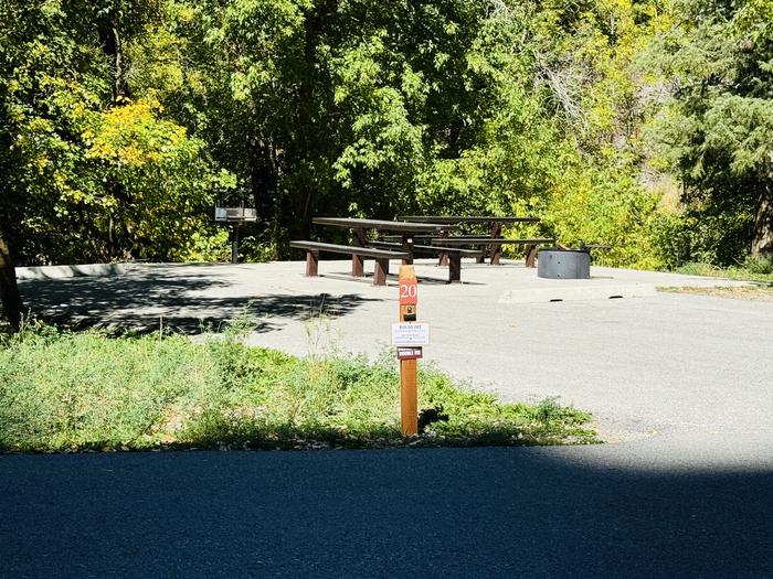 A photo of Site 020 of Loop LITT at LITTLE MILL with Picnic Table