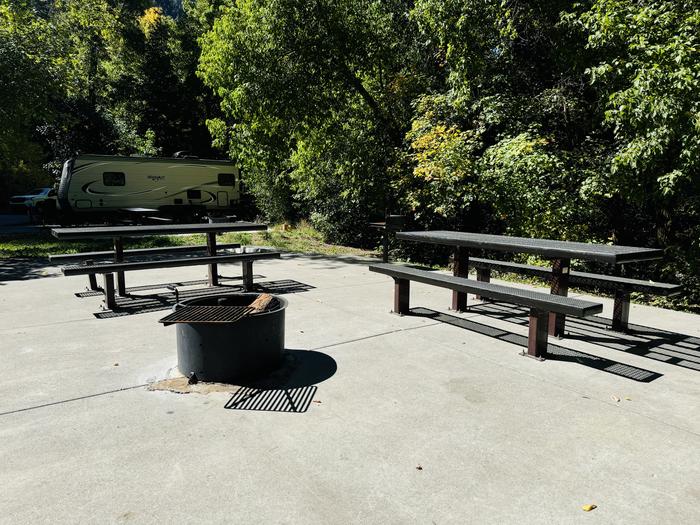 A photo of Site 020 of Loop LITT at LITTLE MILL with Picnic Table