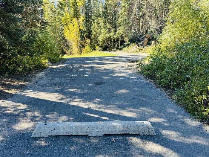 A photo of Site 033 of Loop MESS HALL, Area B at GRANITE FLAT (UTAH)  with Picnic Table