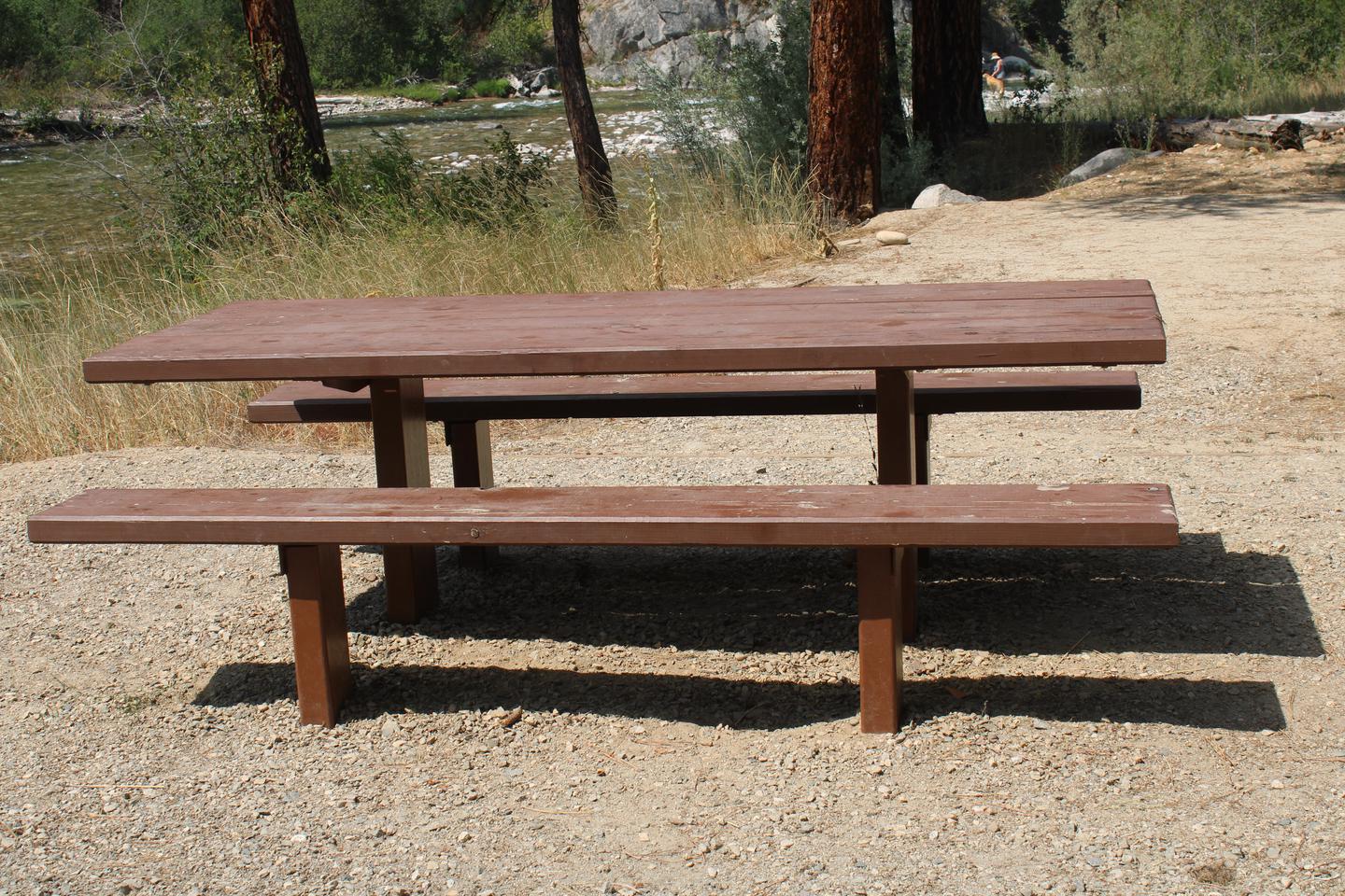 Site picnic table