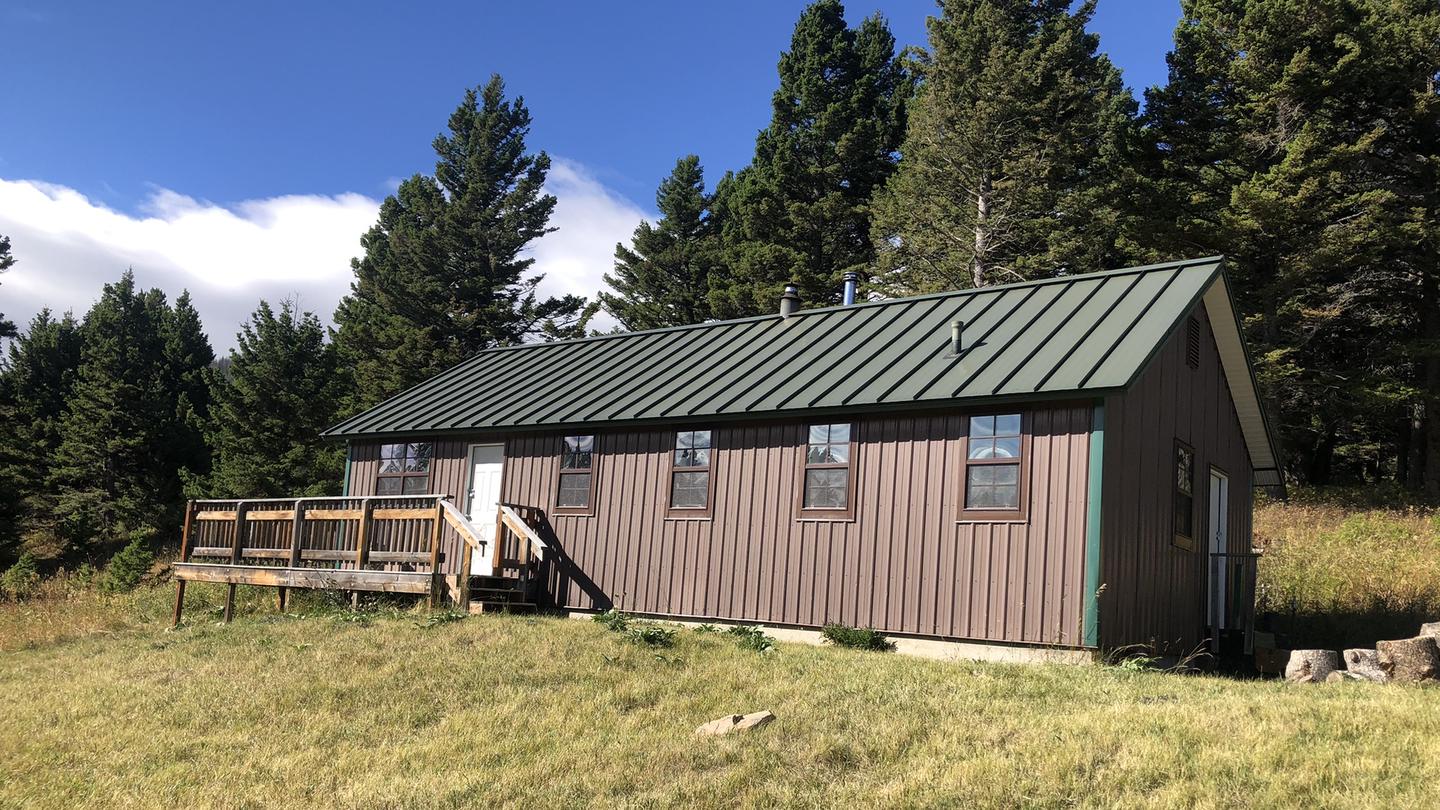 west side view front of thompson guard station