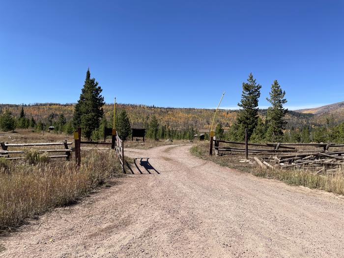 Hinman CG entranceHinman campground entrance