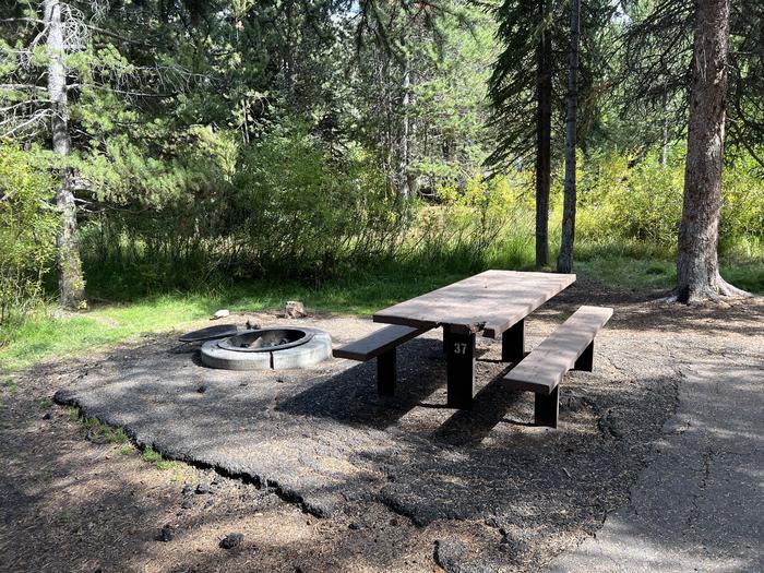 Ledgefork 37 picnic table and fire ring