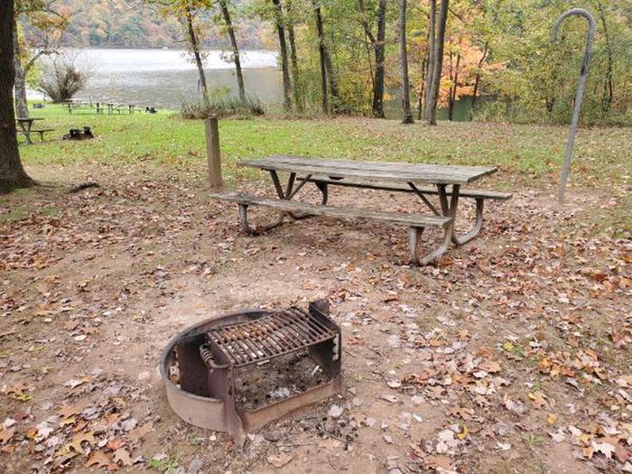 A photo of Site 05 of Loop NANCYS BOAT TO SHORE CAMPGROUND (PA)