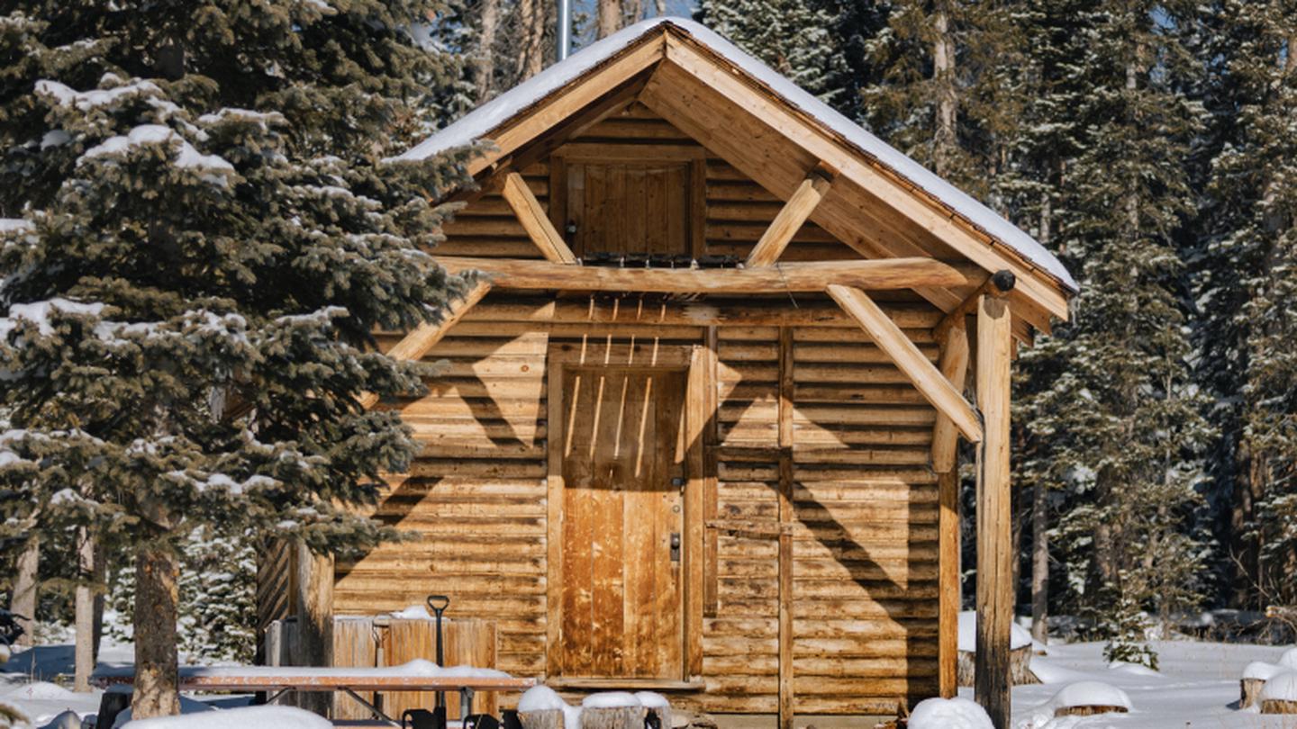 Snow survey cabin primary pic