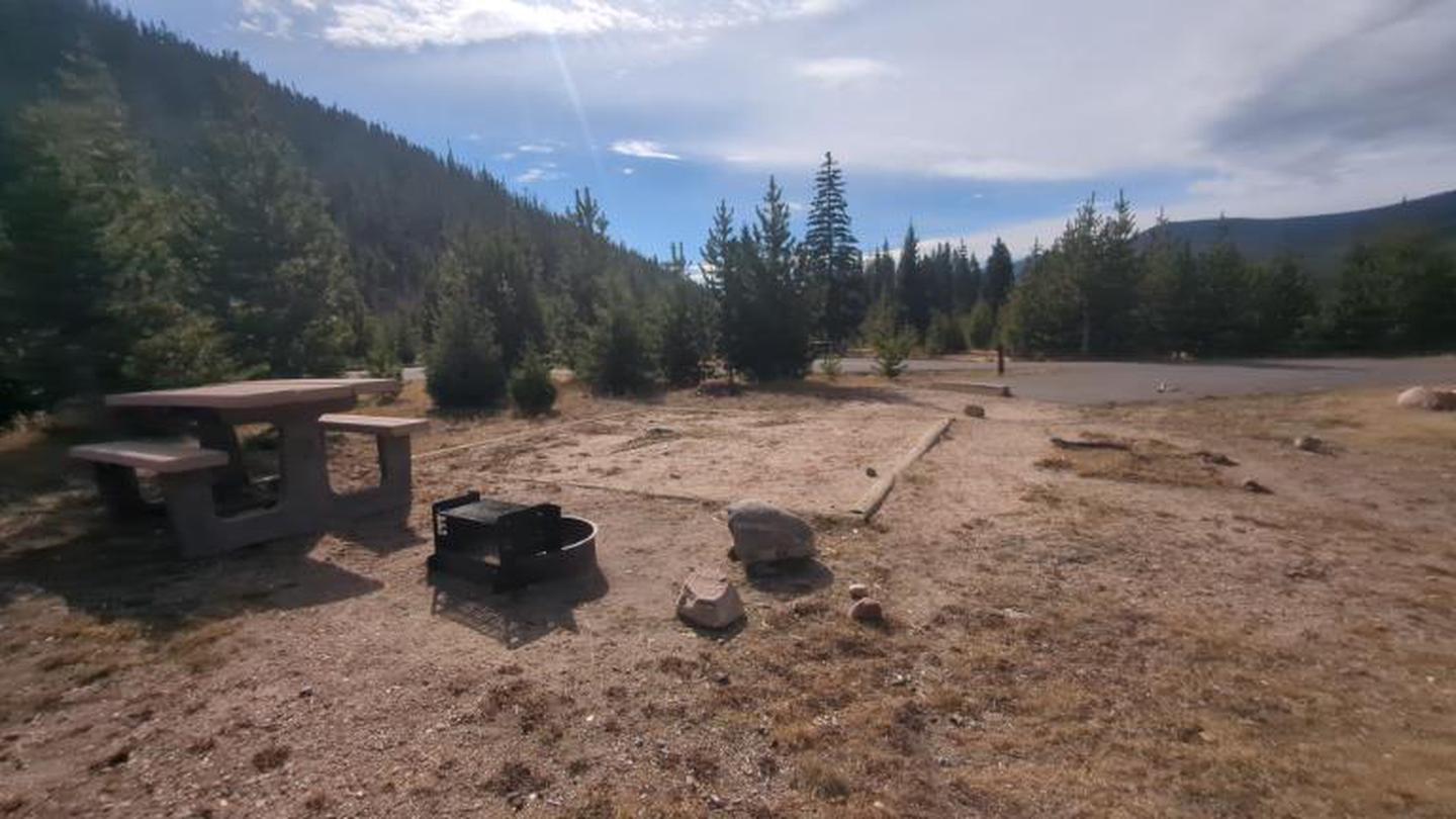 100 DA photo of Site 100 of Loop D at Rocky Mountain National Park Timber Creek Campground