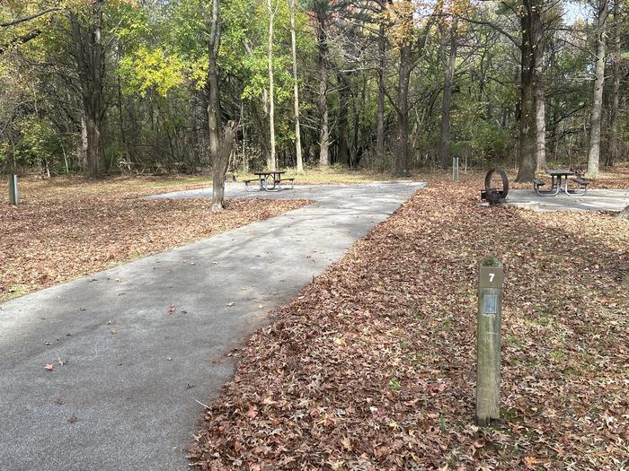 A photo of Site 007 of Loop DAM WEST at Dam West Campground
