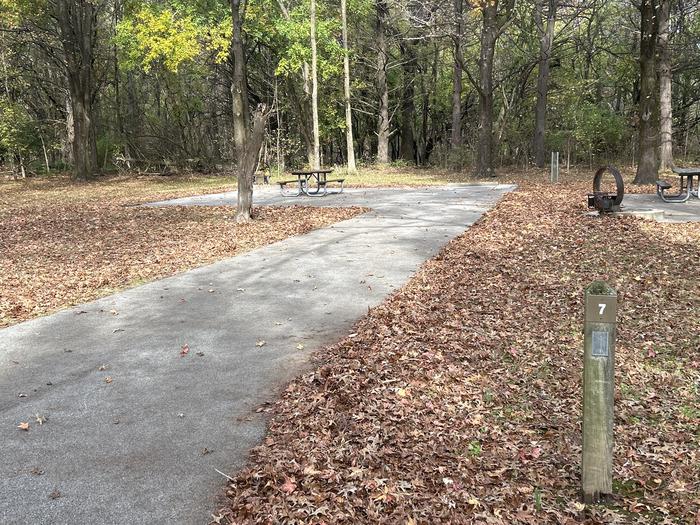 A photo of Site 007 of Loop DAM WEST at Dam West Campground