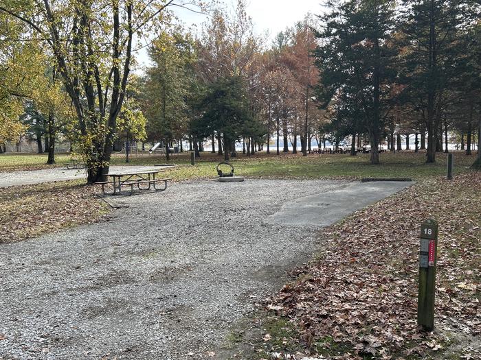 A photo of Site 018 of Loop DAM WEST at Dam West Campground