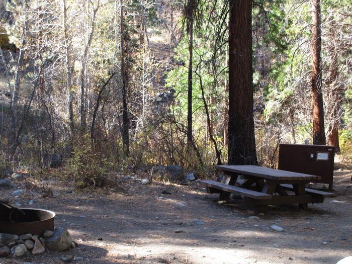 A photo of Site 23 at Chilcoot Campground