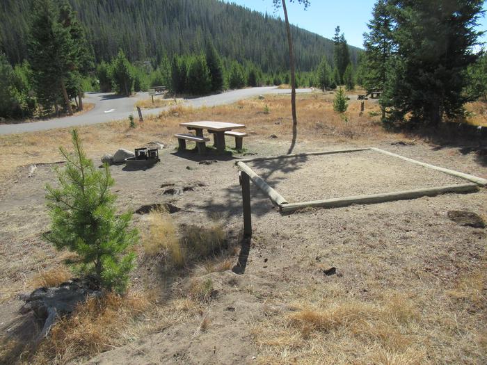 B52A photo of Site 52 of Loop B at Rocky Mountain National Park Timber Creek Campground