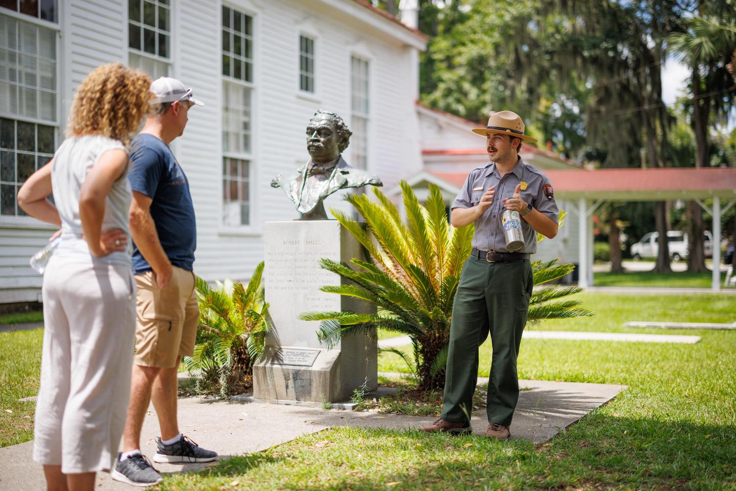 Take a Guided TourJoin a Ranger for a guided tour in downtown Beaufort.