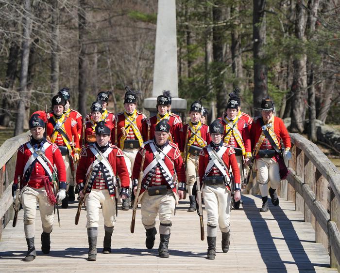 British Soldiers on the Old North BridgeBritish Soldiers on the move