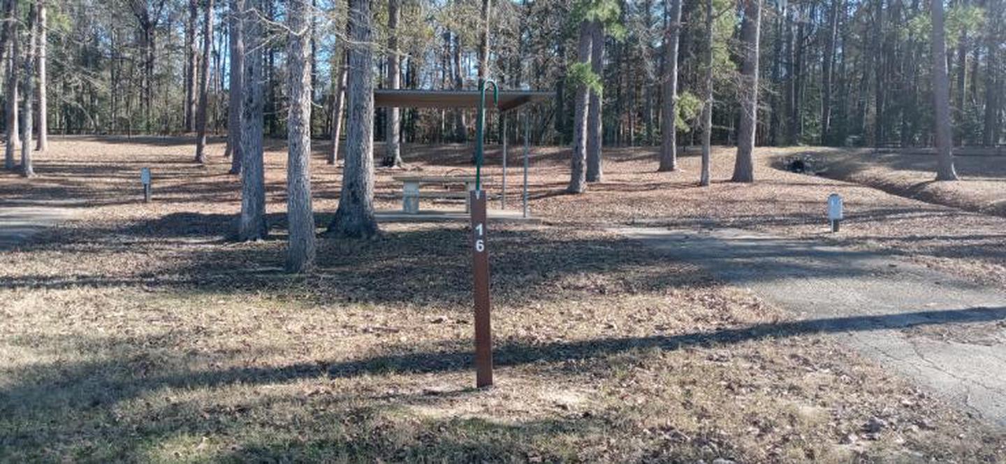 A photo of Site 16 of Loop LOOA at SAN AUGUSTINE with Electricity Hookup, Water Hookup, Picnic Table, Lean To / Shelter