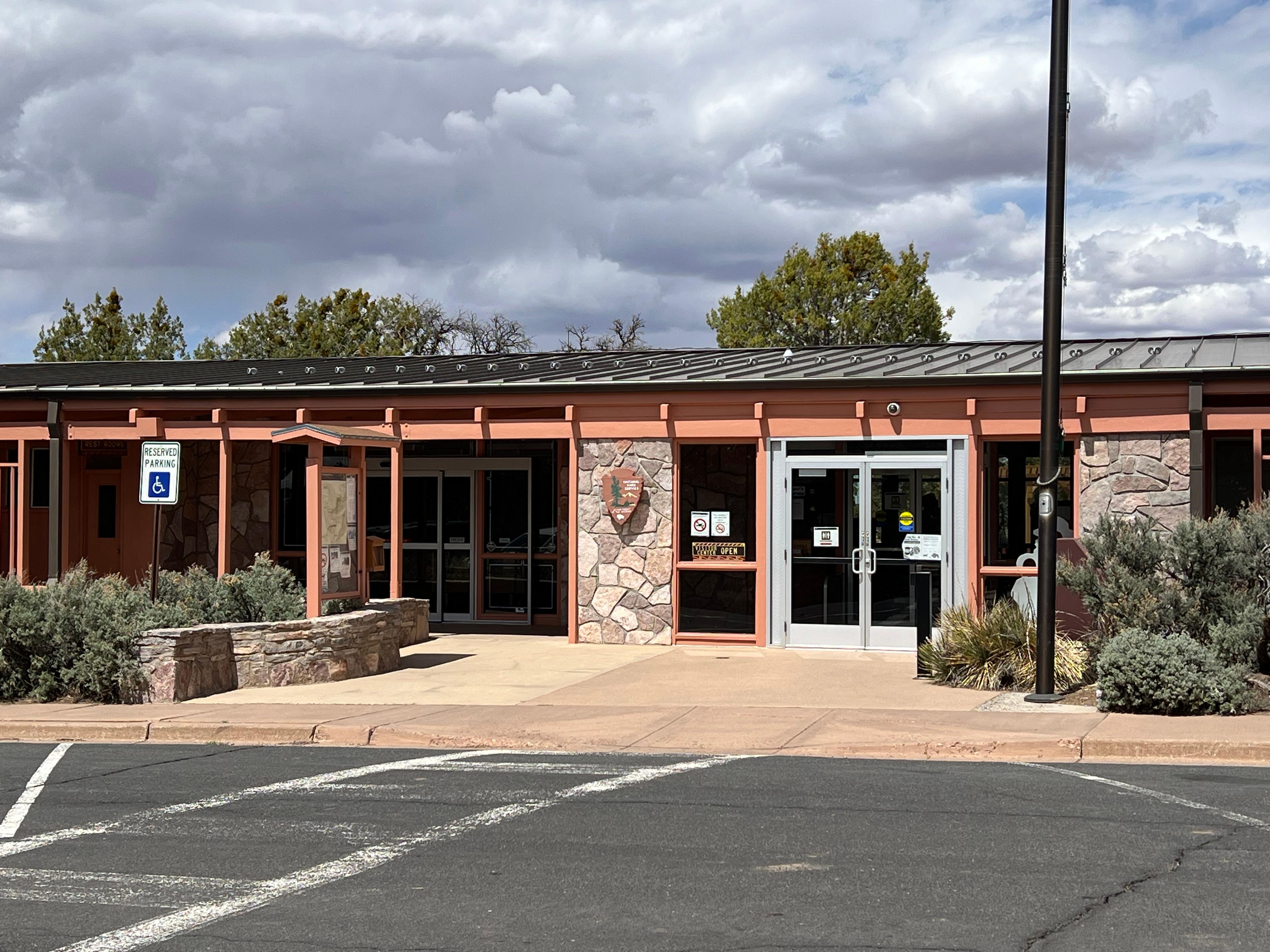 Navajo NM Visitor Center Entrance