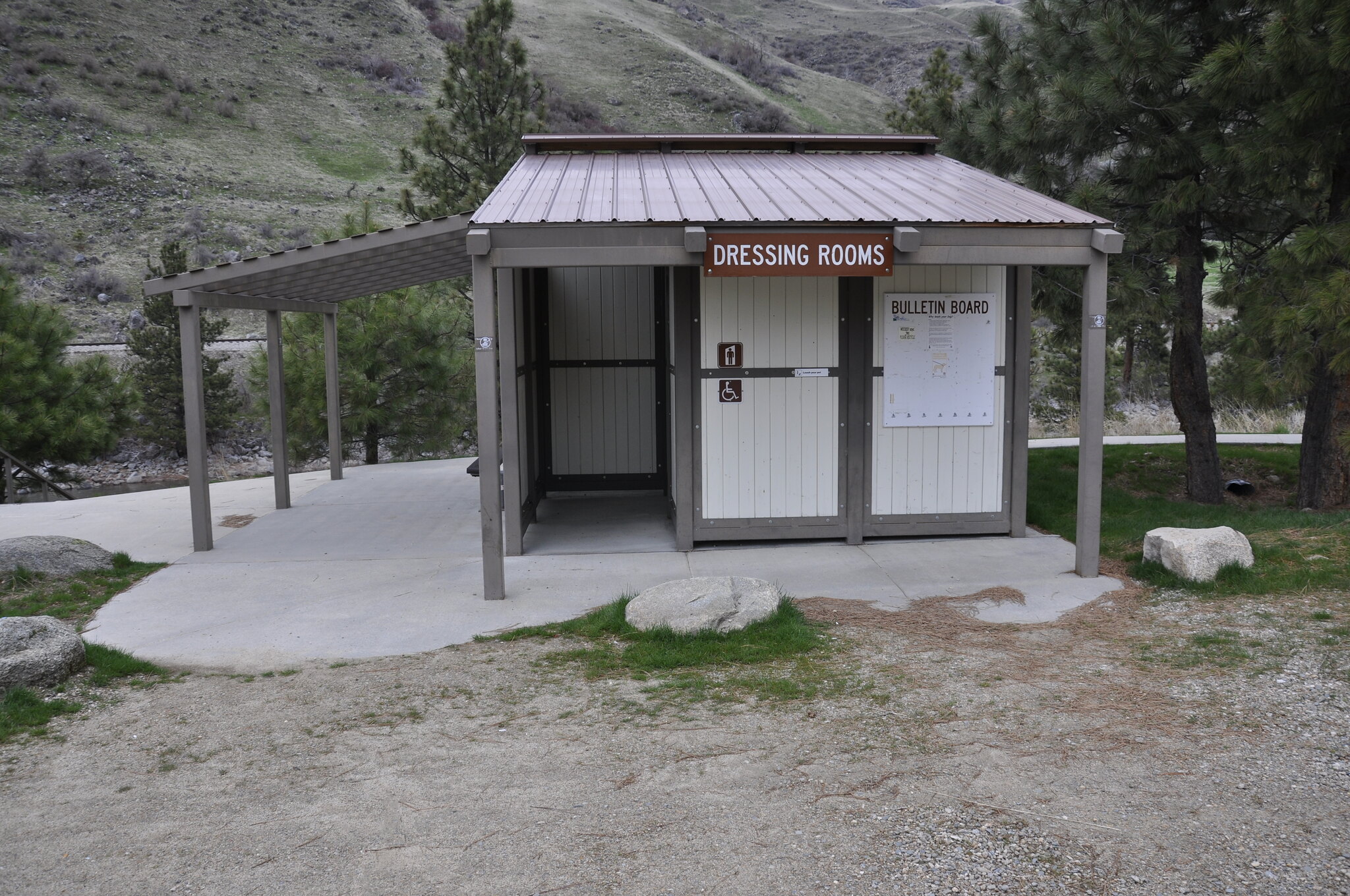 Beehive Bend Dressing Rooms