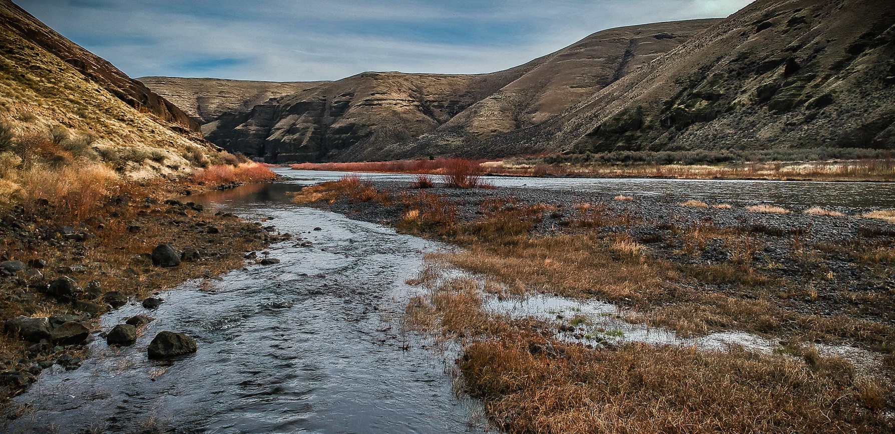 Winter solstice morning on the Wild and Scenic John Day River, as it winds through Cottonwood Canyon