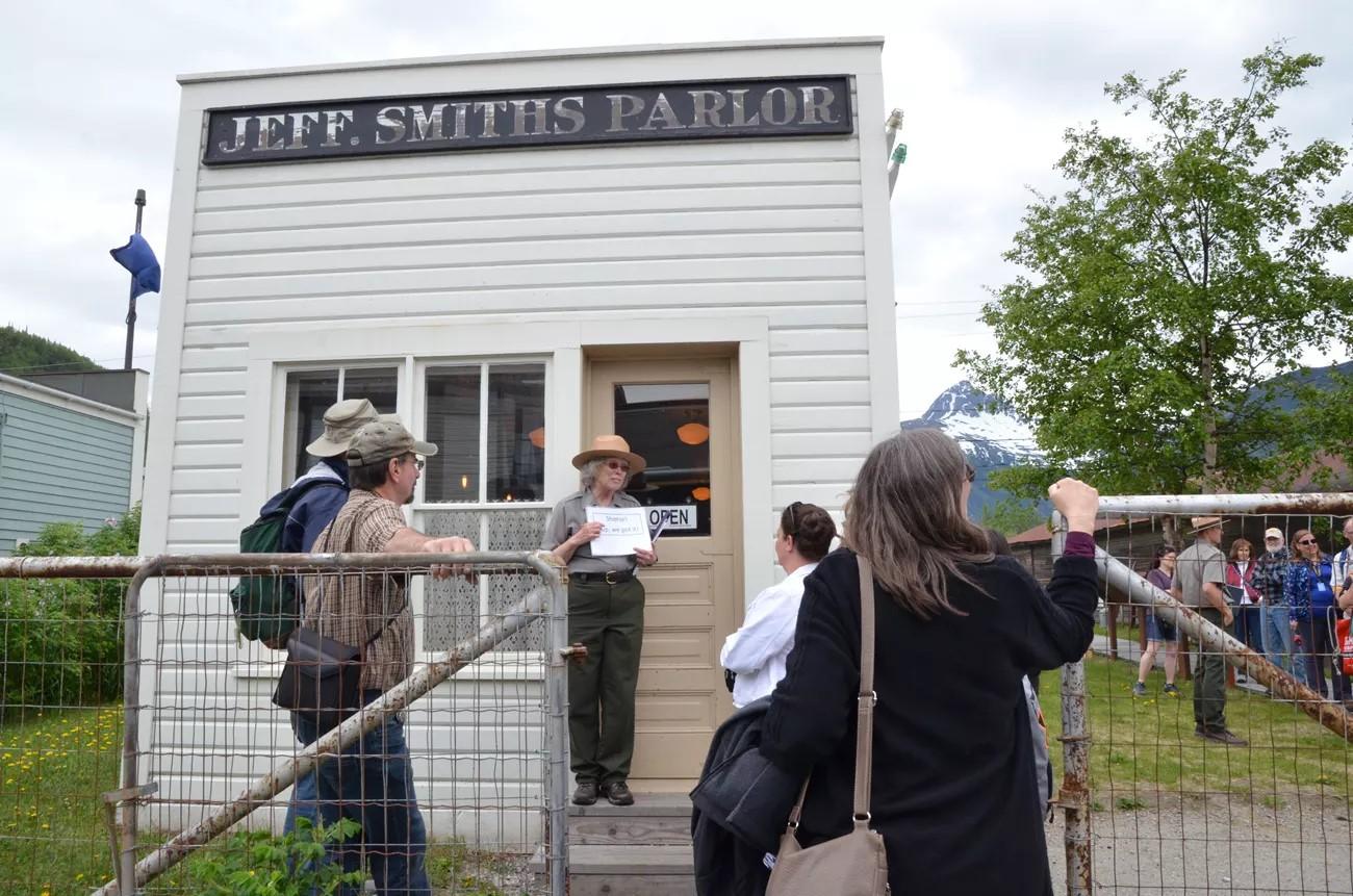 Jeff. Smiths Parlor Museum