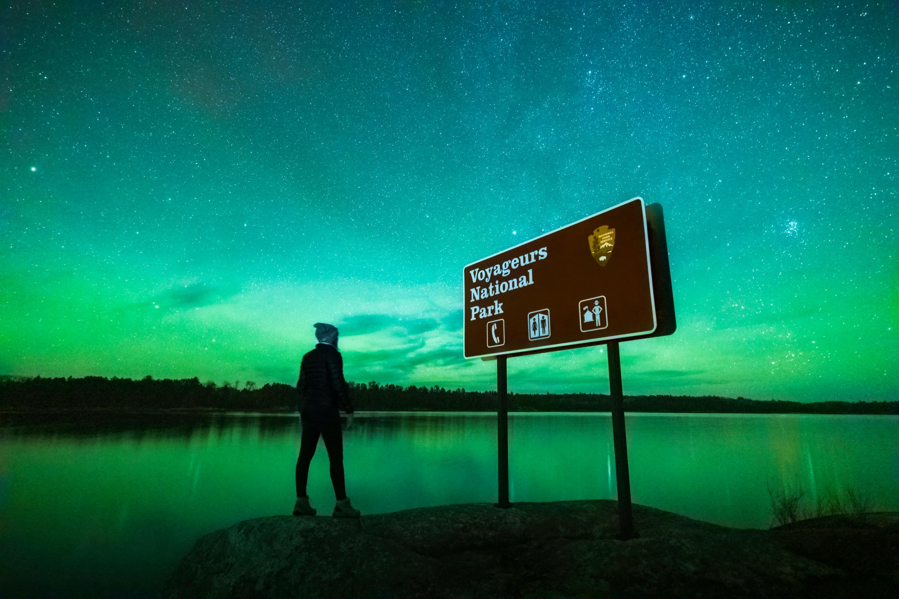 Northern Lights Voyageurs Sign