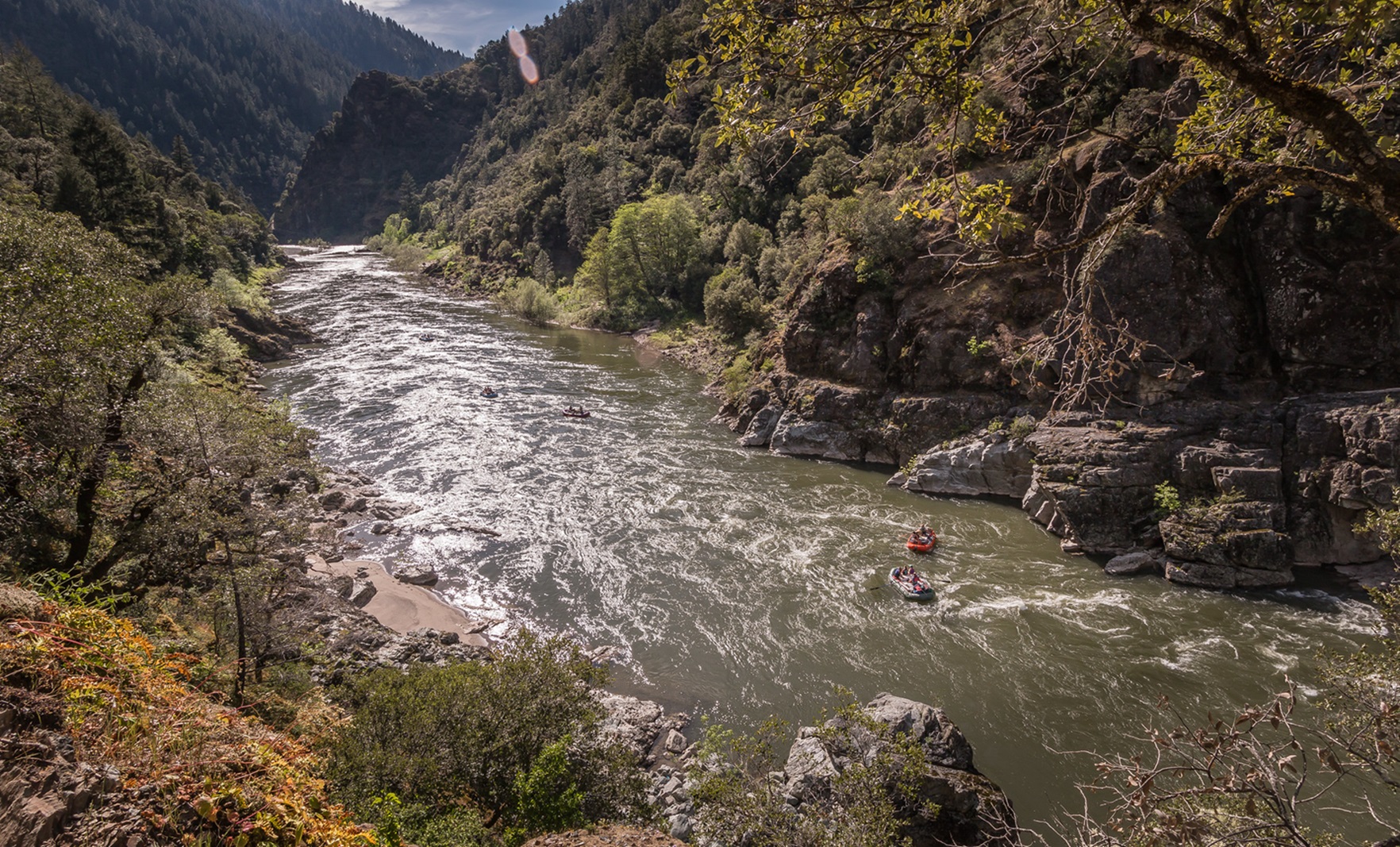 Rafters on the Rogue River as viewed from the Rainie Falls Trail