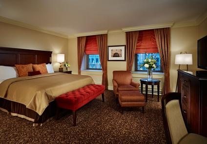 Detailed Historic GuestroomsThe Omni William Penn offers almost 600 rooms that range in size from 400square feet to 2,500 feet. The 597 guestrooms feature historic elements such as cherry finishes and detailed crown molding.