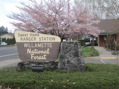 Sweet Home Ranger Station building and entrance signWelcome to Sweet Home Ranger Station!