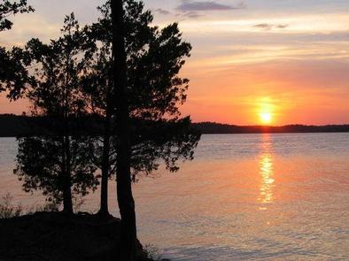 THE POINT CAMPGROUND (OK) CHICKASAW NRAOverlooking Lake of the Arbuckles at sundown