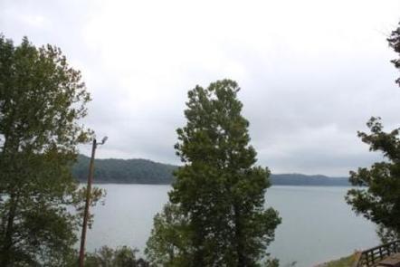 View of lakeView of Lake Cumberland from Fall Creek