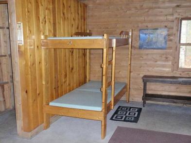 Tom's Lake Cabin - Sleeping QuartersBunk Style Beds