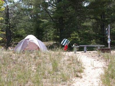 Little Dune I campsite - Camping ActivityCampers using Little Dune I campsite on Grand Island