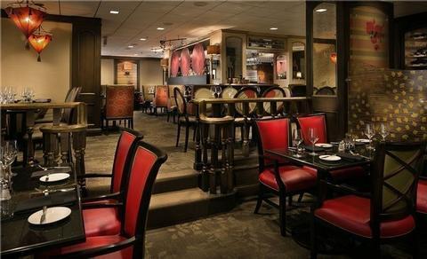 Dining RoomChaz on the Plaza welcomes local dining enthusiasts and visitors alike to a culinary experience that is uniquely Kansas City. The signature restaurant of The Raphael Hotel is strikingly bold, holding a special place in the hearts of Kansas City foodies.
