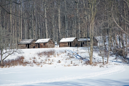 Replica Soldier HutsThese replica soldier huts represent the location of the Pennsylvania Brigade encampment site in Jockey Hollow