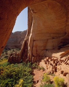 Betatakin Cliff dwelling and AlcoveBetatakin Cliff Dwelling was home to the Ancestral Puebloans over 700 years ago.