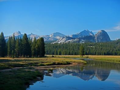 Glen AulinGlen Auilin é um dos cinco Campos da Serra Alta, localizado no país alto de Yosemite.