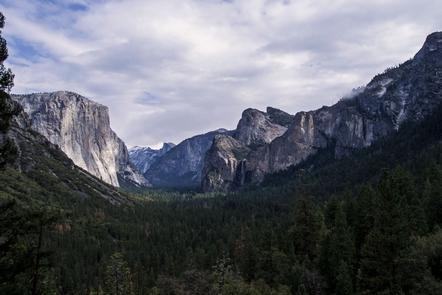 Yosemite Valley vom Tunnel ViewTunnel View ist vielleicht einer der meistfotografierten Ausblicke im Park.