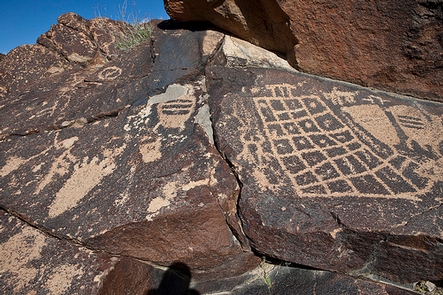 Preview photo of Sloan Canyon Petroglyphs